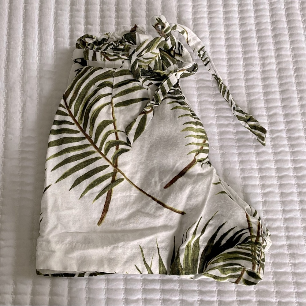 WORN ONCE Linen blend shorts